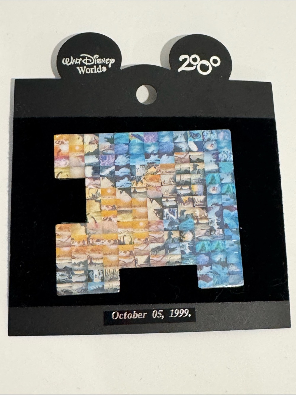 WALT DISNEY WORLD 1999-2000 Epcot Photo Mosaics Puzzle Piece pin October 5th